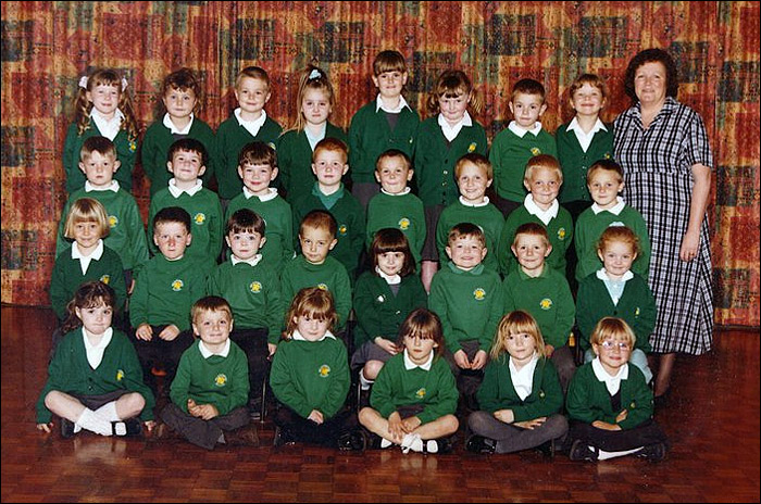 Meadowside Infants School - Reception Class 1999-2000