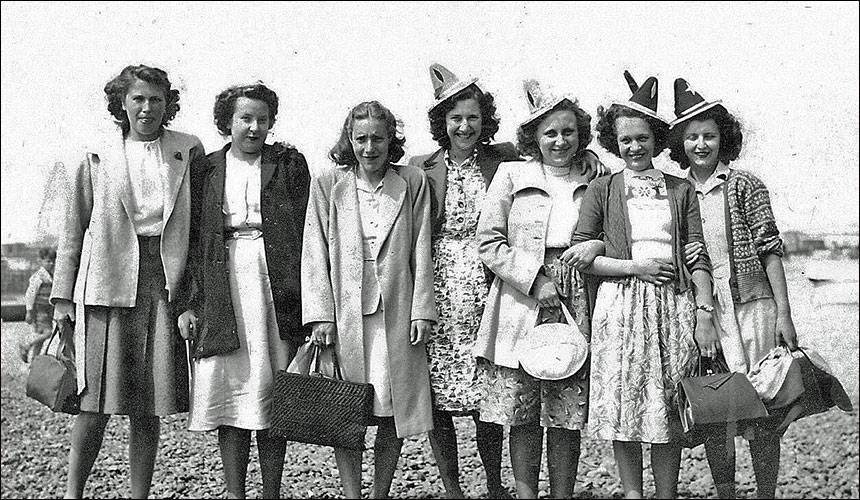 Girls from Ideal Clothiers at Brighton 1949