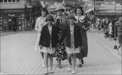 Photograph of Joan, Aunt Til, Edith and twins at Mablethorpe