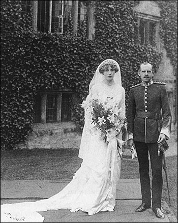 Photograph showing the wedding of Mildred de Crespigny, the elder daughter of the family and Capt Harold Cartwright of Aynho, 2 October 1912