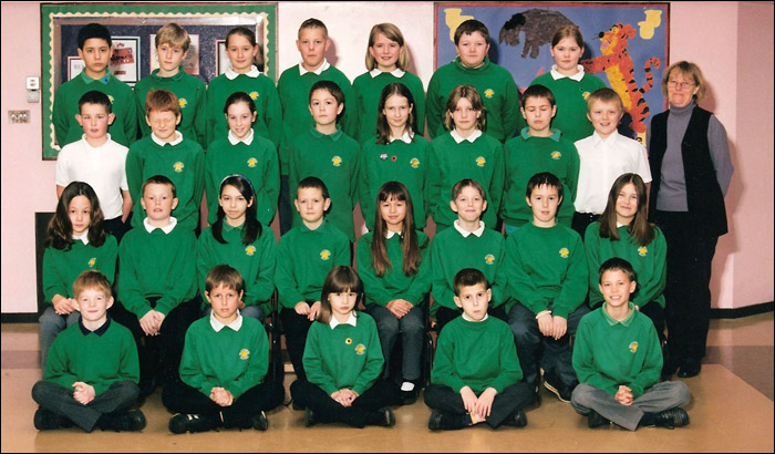 Meadowside Junior School 2000-1 - Mrs Gray's Class : 6Y