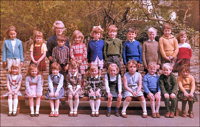 St Mary's School, Burton Latimer : St Mary's School - Mrs Hart's Class 1967-8