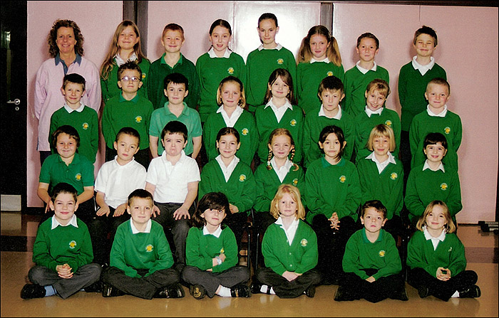 Meadowside Junior School 2004 - Mrs Cooke's Class : 4Y