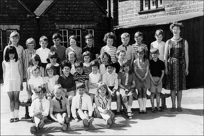Burton Latimer Council School - Miss Ireson's Class 1969