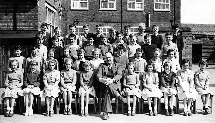 Burton Latimer Council School - MrWhite's Class 1957-8