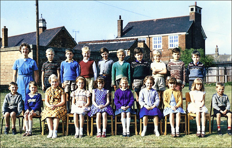 Burton Latimer Council School - Miss Ireson's Class 1964-65