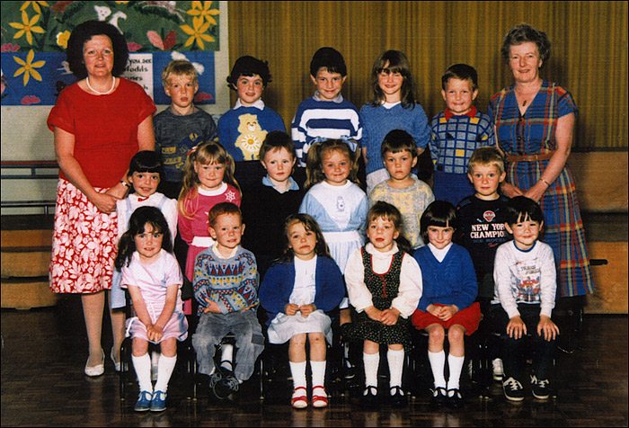 Meadowside Infants School - Mrs Dunham & Mrs Cleaver's Class c.1986