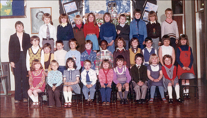 Meadowside Infants School - Unidentified Class 1976-7