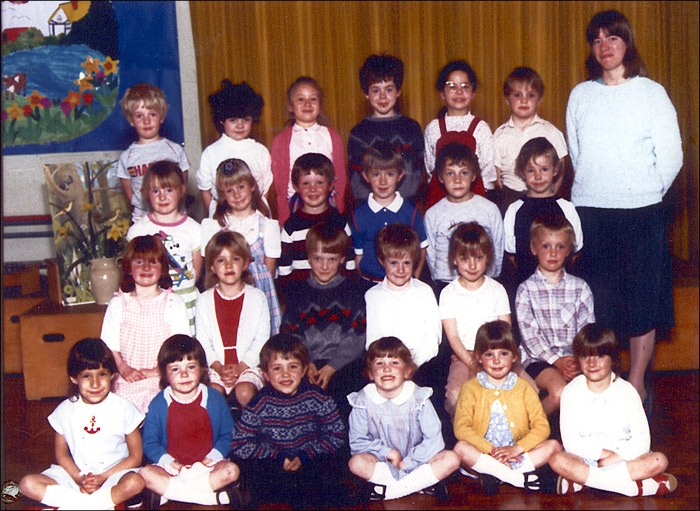 Meadowside Infants School - Unidentified Class 1984-5