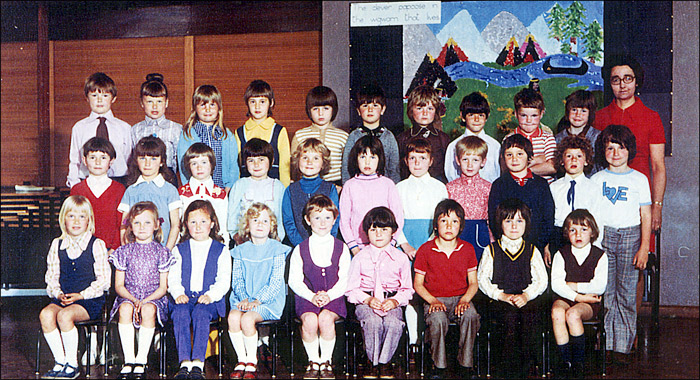 Meadowside Infants School  - Mrs Pearson's Class 1974