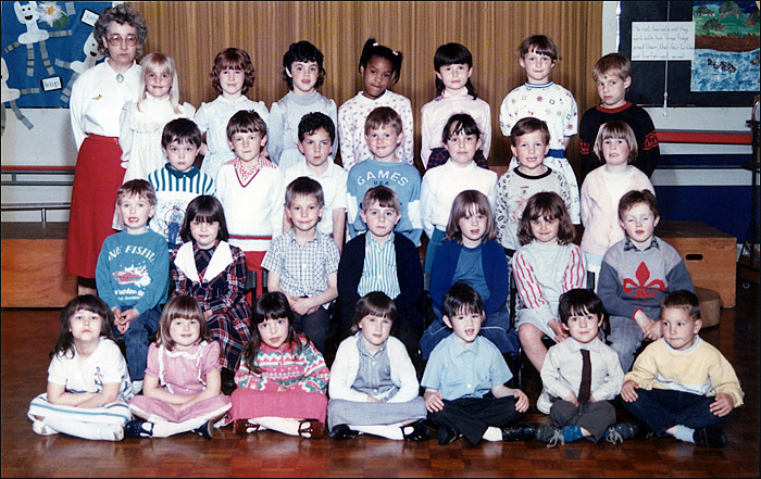 Meadowside Infants School - Mrs Pearson's Class 1987
