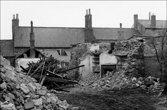 The demolition of Nichol's Yard - April 1965