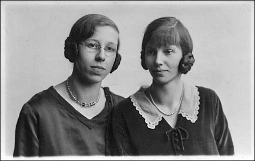 Hilda and Doris Boxwell c.1930