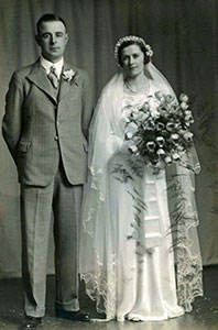 Arthur & Edna on their wedding day in 1936