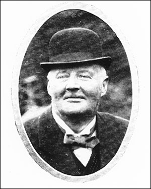Photograph of William Norton,landlord at The Red Cow 1897-1911.