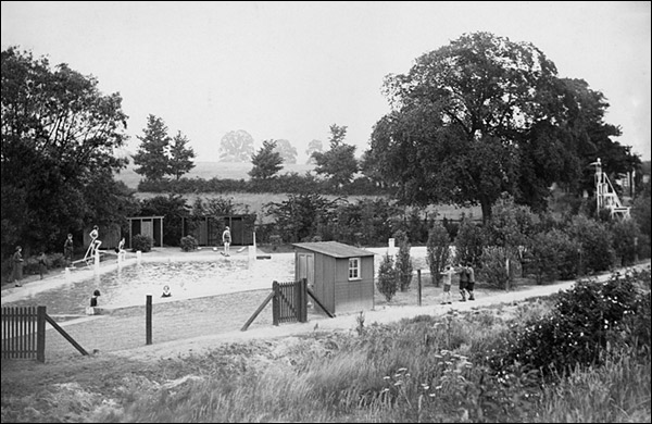 Burton Latimer Swimming Pool in Polwell lane - shortly after its opening in the very early 1930s