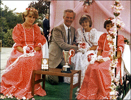 1984 Pricess Nicola Ellerby with Graham Bell and attendants Julia Nicholls and Caroline Arthurs