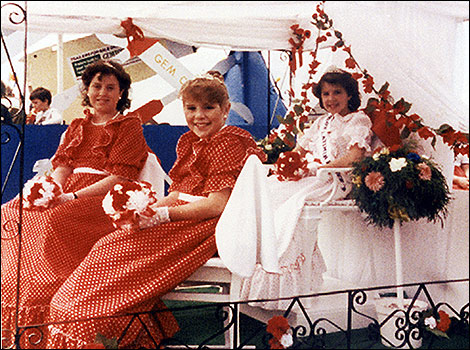 1985 Princess Caroline Arthurs and attendants Katie Smith and Nicola Page