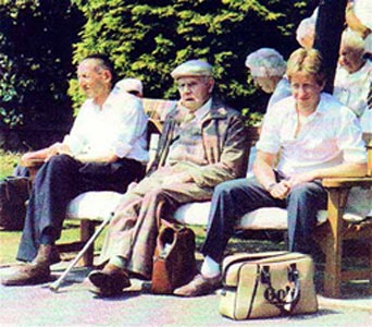 Arthur Buckby, Edgar Watson, Andy Macreadie with Hilda Thurlow and Gladys Punyer in the background