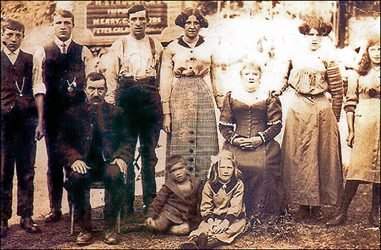 Henry & Emily Strudwick and family c 1910