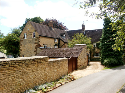 Photograph of Fernbank seen from the entrance to Church Lane
