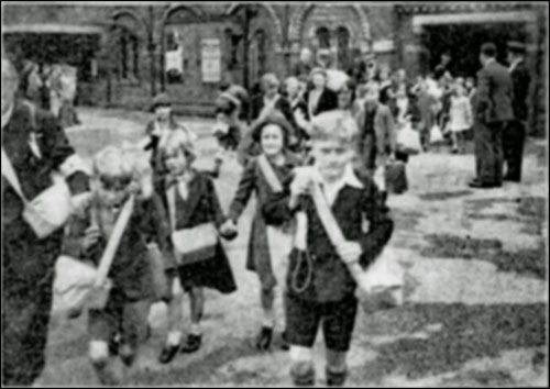 Evacuees leaving Wellingborough railway station on September 1st 1939