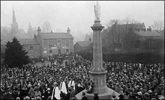 The Dedication of Burton&nbsp;latimer war Memorial in 1922