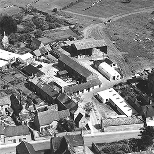 Burton Latimer - Hilly-Farm-1950-from-west