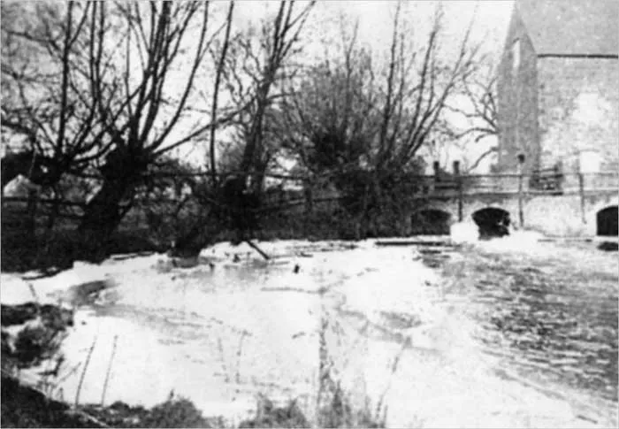 Burton Latimer - South-Mill---Down-Memory-La