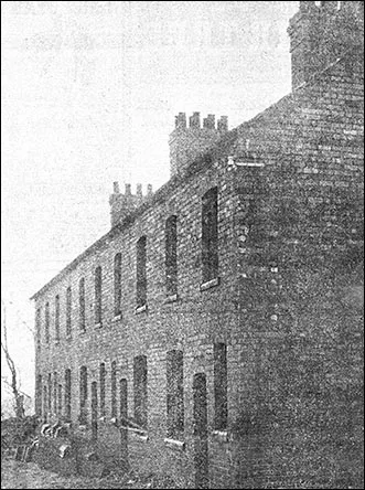 Burton Latimer - Windmill Cottages - refurbishment 1975