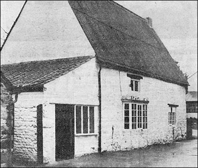 Burton Latimer - Nutcracker Cottage - 1971