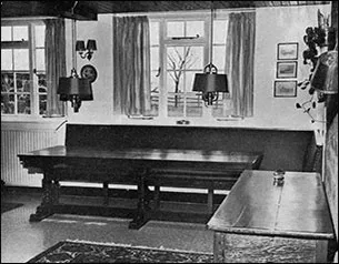 Burton Latimer - Isebrook Cottage - Hall
