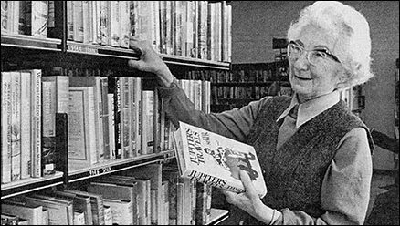 Burton Latimer - Betty Giles - 1980 - Library