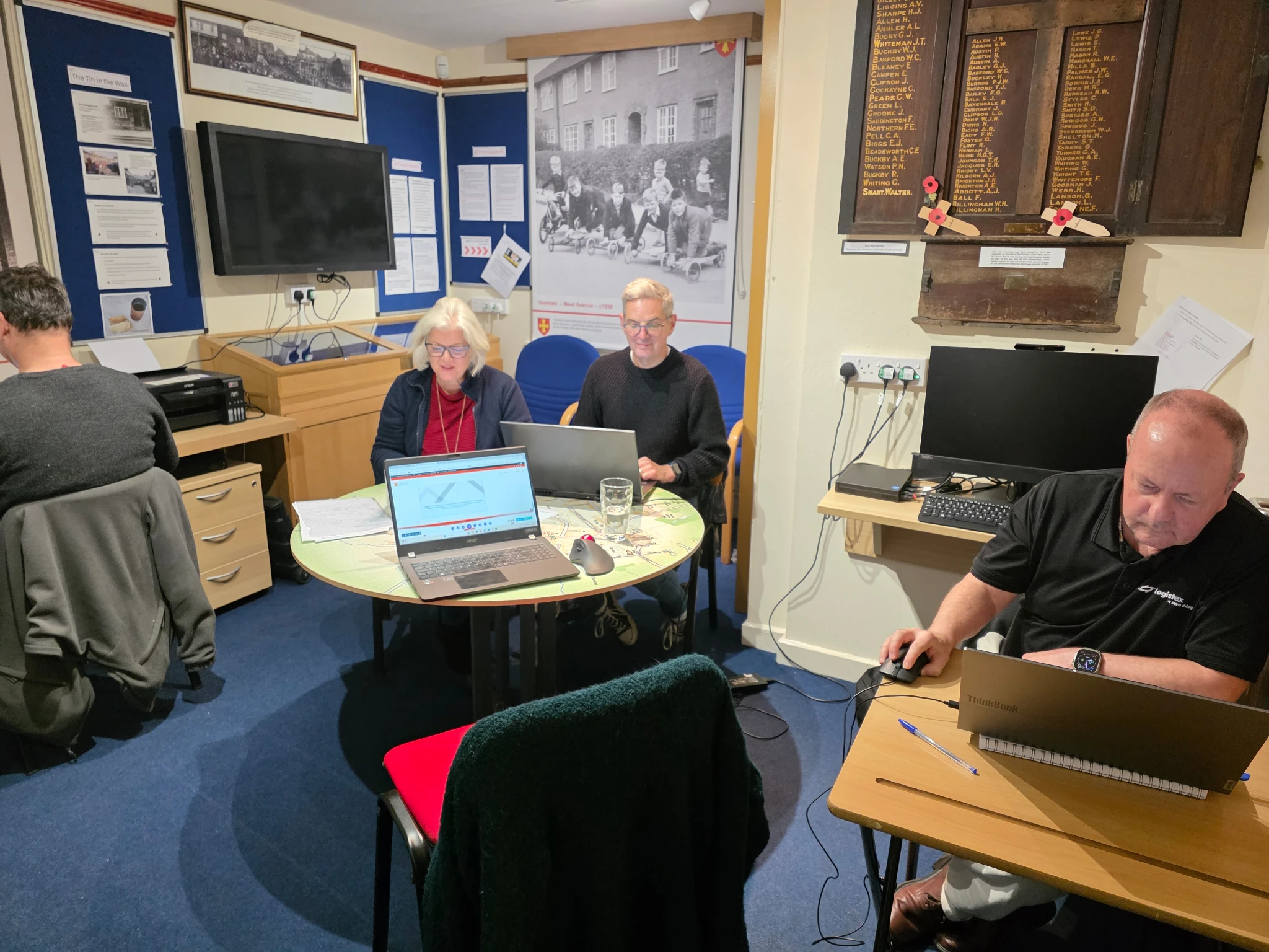Burton Latimer - Website Working Group 1