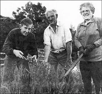 Burton Latimer - pparkspruce-up-July1994